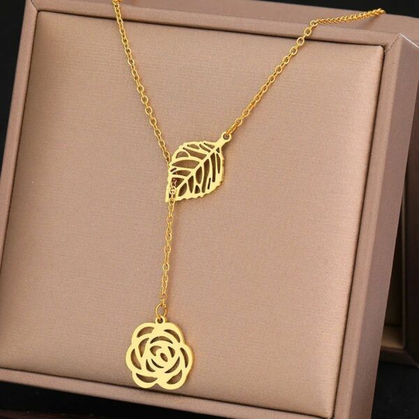 Temperament Leaf Rose Necklace - Image 2